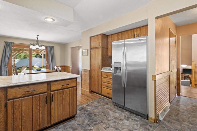 734 Lyndhurst Drive, Janesville, WI 53546