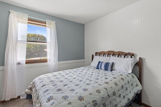 734 Lyndhurst Drive, Janesville, WI 53546