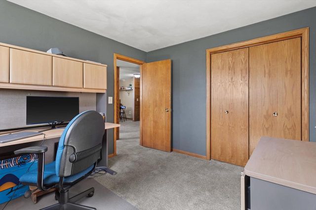 734 Lyndhurst Drive, Janesville, WI 53546