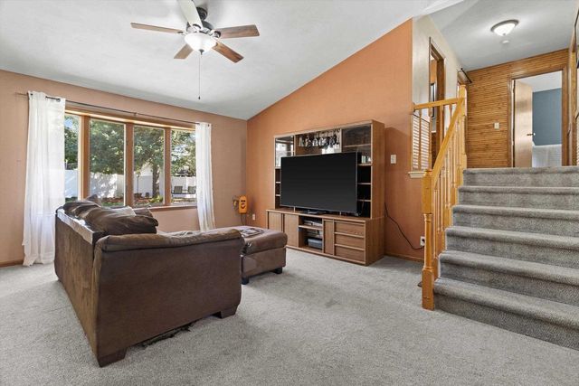 734 Lyndhurst Drive, Janesville, WI 53546