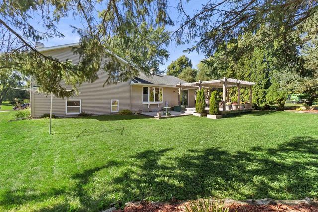 734 Lyndhurst Drive, Janesville, WI 53546