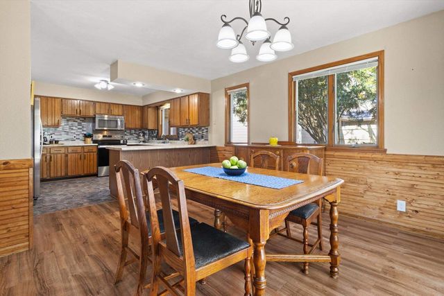 734 Lyndhurst Drive, Janesville, WI 53546