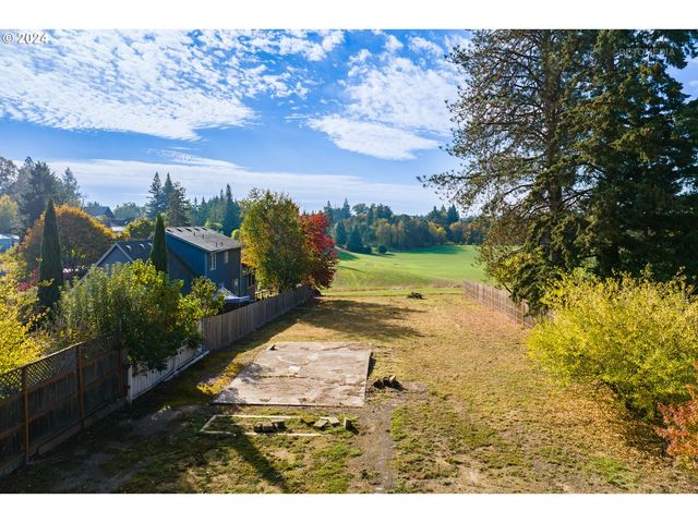 420 W GRANT St, Carlton, OR 97111