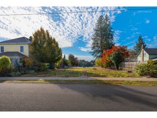 420 W GRANT St, Carlton, OR 97111