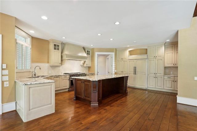 1965 W Wesley NW Road, Atlanta, GA 30327