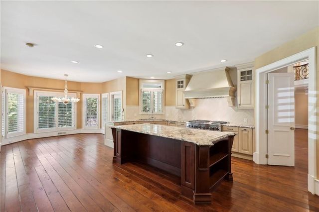 1965 W Wesley NW Road, Atlanta, GA 30327