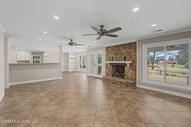 691 Green T, Hernando, MS 38632