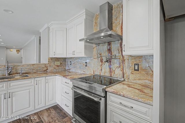 691 Green T, Hernando, MS 38632