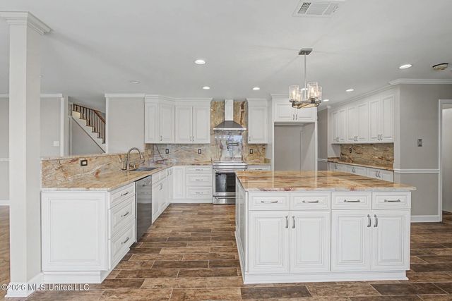 691 Green T, Hernando, MS 38632