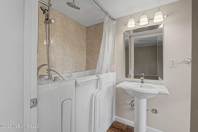 691 Green T, Hernando, MS 38632