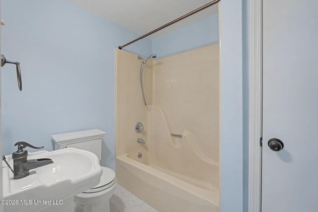 691 Green T, Hernando, MS 38632