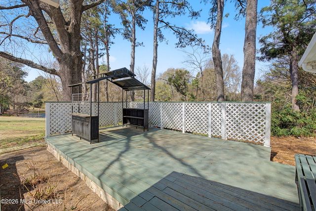 691 Green T, Hernando, MS 38632