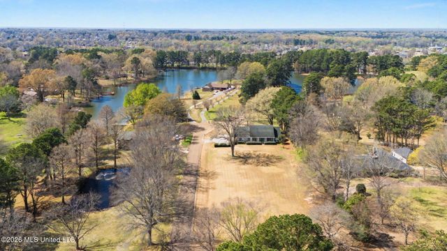 691 Green T, Hernando, MS 38632