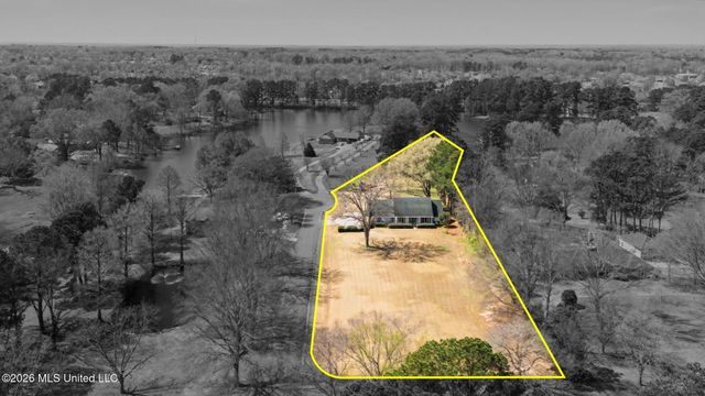 691 Green T, Hernando, MS 38632