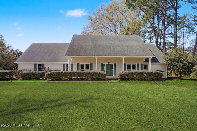 691 Green T, Hernando, MS 38632