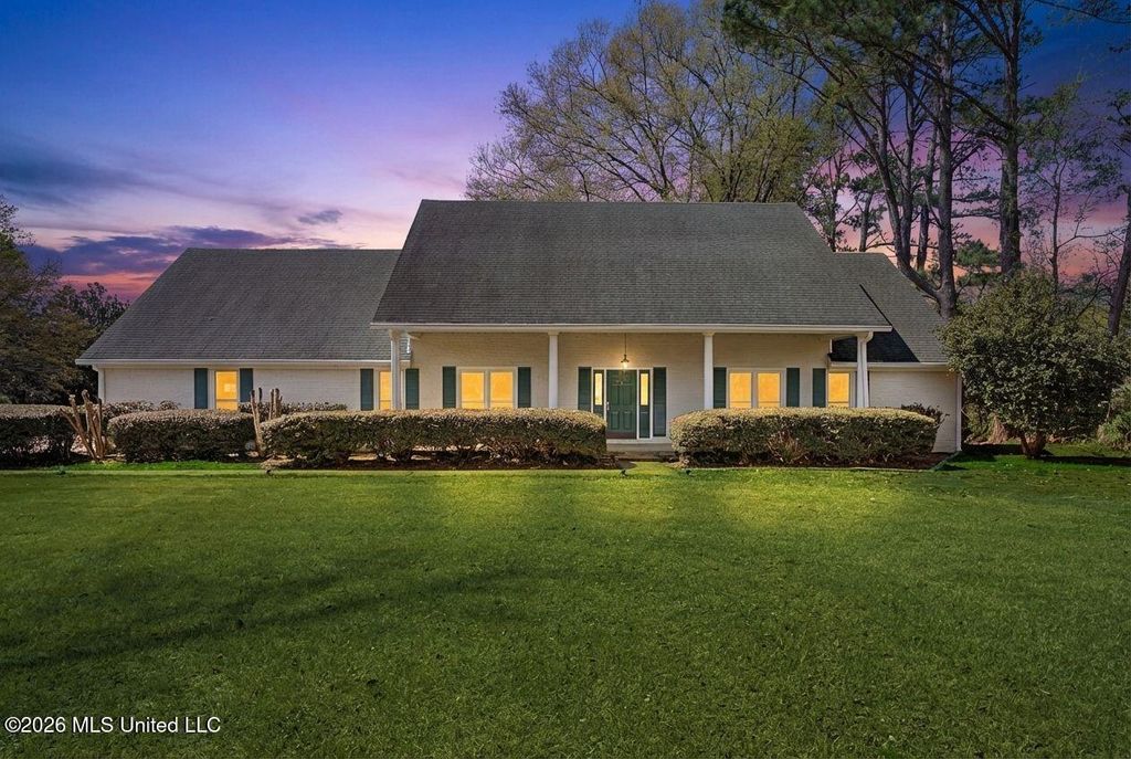 691 Green T, Hernando, MS 38632