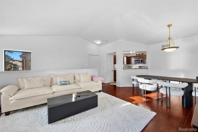 22161 Indian Creek Drive, Farmington Hills, MI 48335