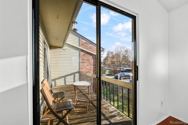 22161 Indian Creek Drive, Farmington Hills, MI 48335
