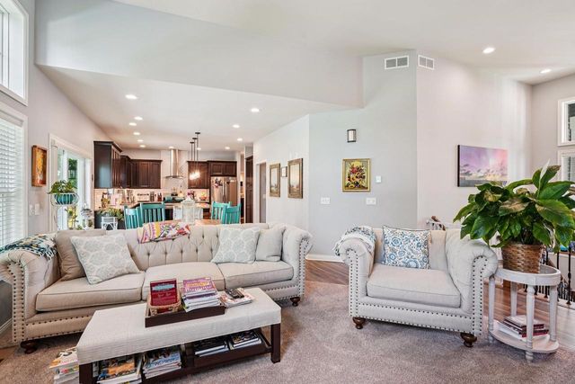 809 Maple Drive, Mount Horeb, WI 53572