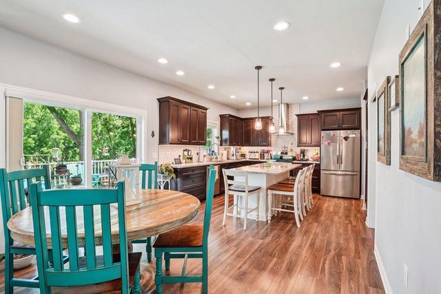 809 Maple Drive, Mount Horeb, WI 53572