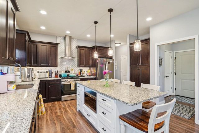 809 Maple Drive, Mount Horeb, WI 53572