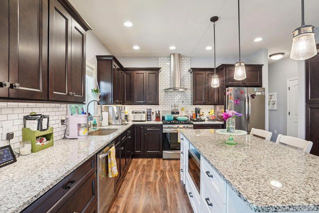 809 Maple Drive, Mount Horeb, WI 53572