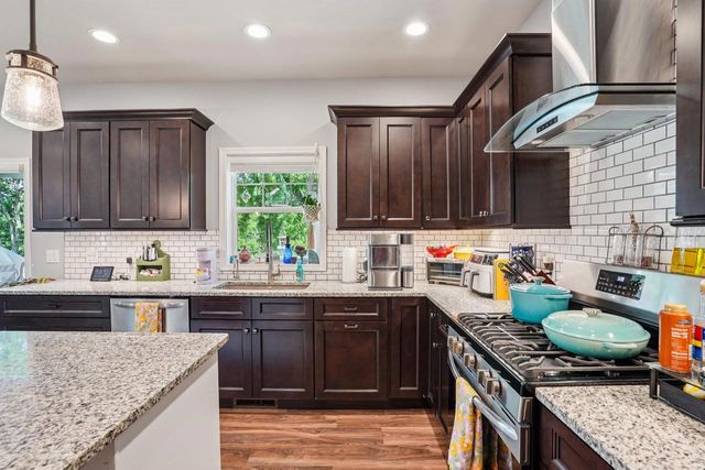 809 Maple Drive, Mount Horeb, WI 53572