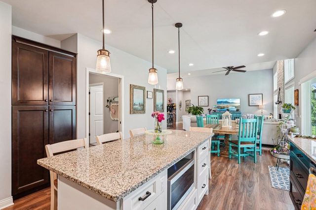 809 Maple Drive, Mount Horeb, WI 53572