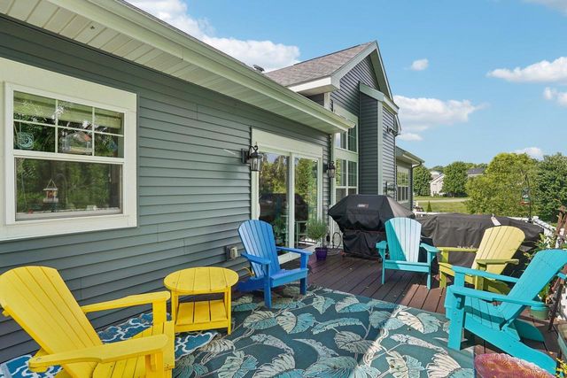 809 Maple Drive, Mount Horeb, WI 53572