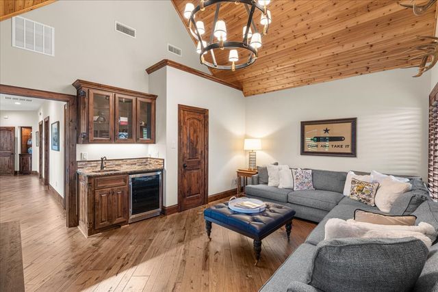 908 Sailboat Drive, Corsicana, TX 75109