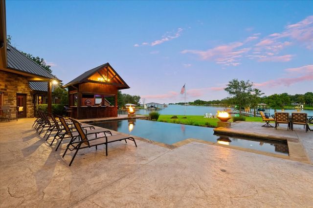 908 Sailboat Drive, Corsicana, TX 75109