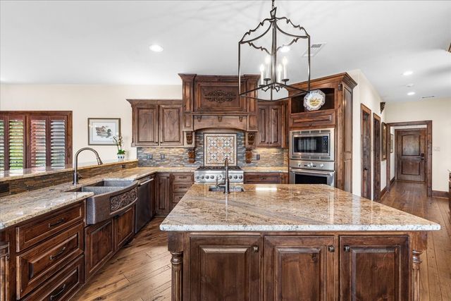 908 Sailboat Drive, Corsicana, TX 75109