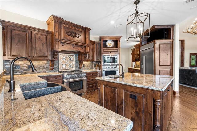 908 Sailboat Drive, Corsicana, TX 75109