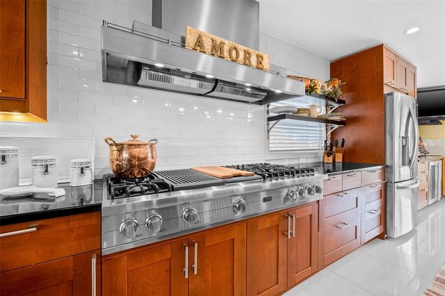 614 NORTON STREET, Longboat Key, FL 34228