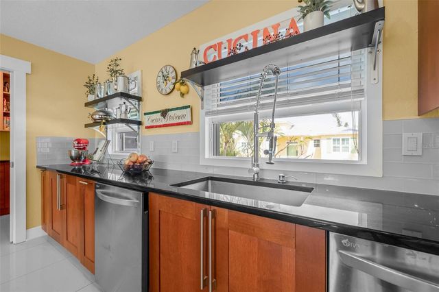 614 NORTON STREET, Longboat Key, FL 34228