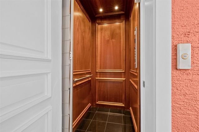 614 NORTON STREET, Longboat Key, FL 34228