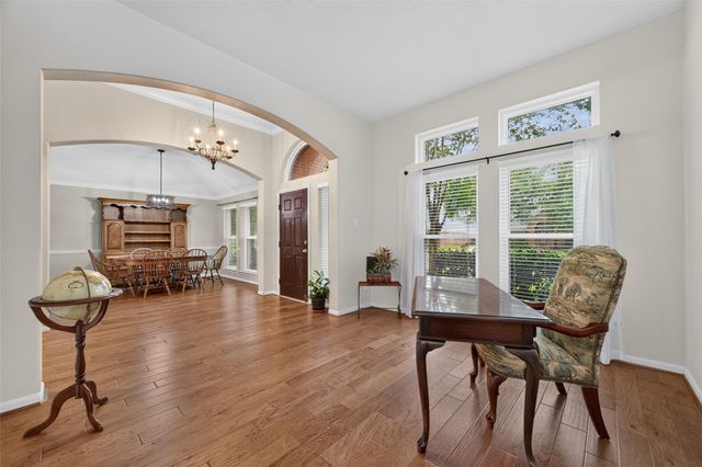 9118 Sunny Ridge Drive, Houston, TX 77095