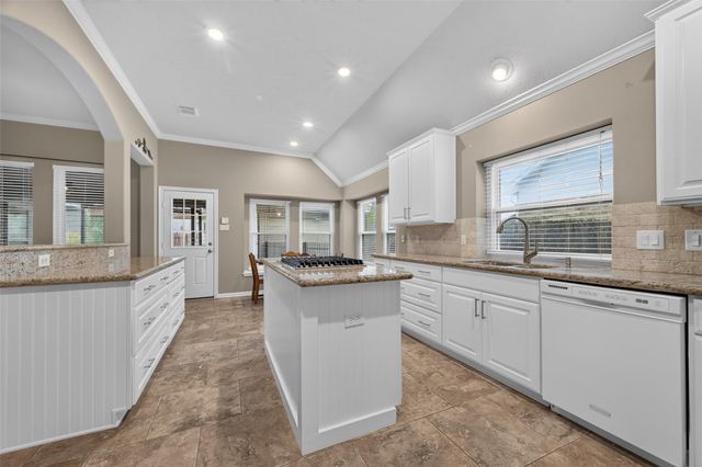 9118 Sunny Ridge Drive, Houston, TX 77095