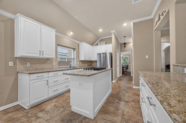 9118 Sunny Ridge Drive, Houston, TX 77095
