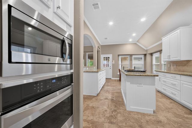 9118 Sunny Ridge Drive, Houston, TX 77095