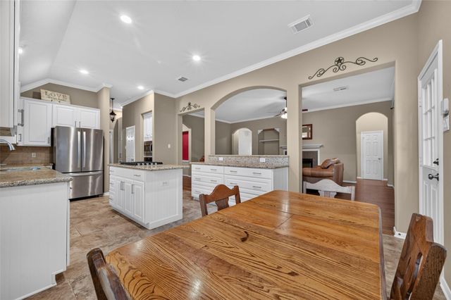 9118 Sunny Ridge Drive, Houston, TX 77095