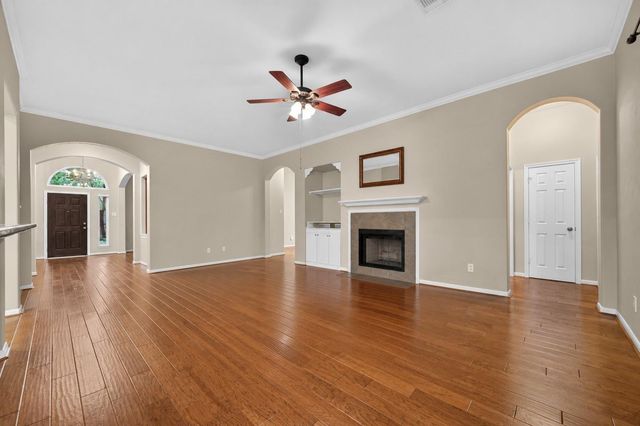 9118 Sunny Ridge Drive, Houston, TX 77095