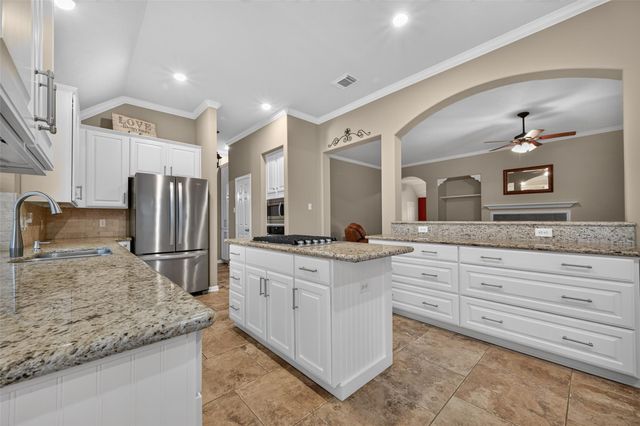 9118 Sunny Ridge Drive, Houston, TX 77095