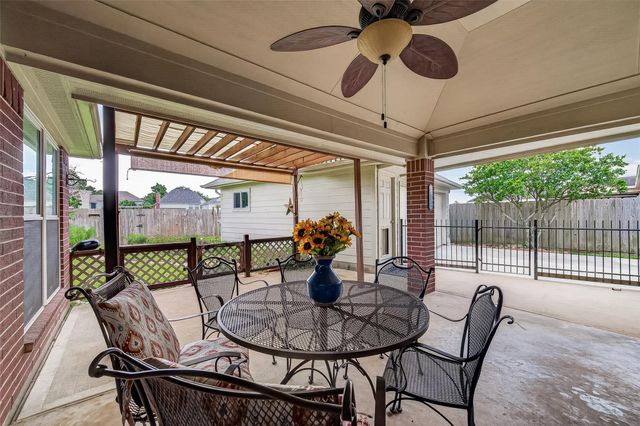 9118 Sunny Ridge Drive, Houston, TX 77095