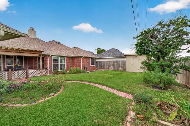 9118 Sunny Ridge Drive, Houston, TX 77095