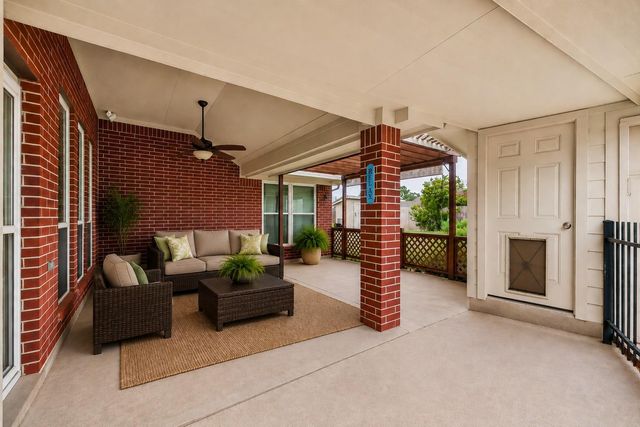 9118 Sunny Ridge Drive, Houston, TX 77095
