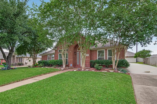 9118 Sunny Ridge Drive, Houston, TX 77095