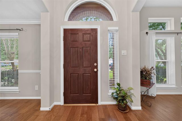 9118 Sunny Ridge Drive, Houston, TX 77095