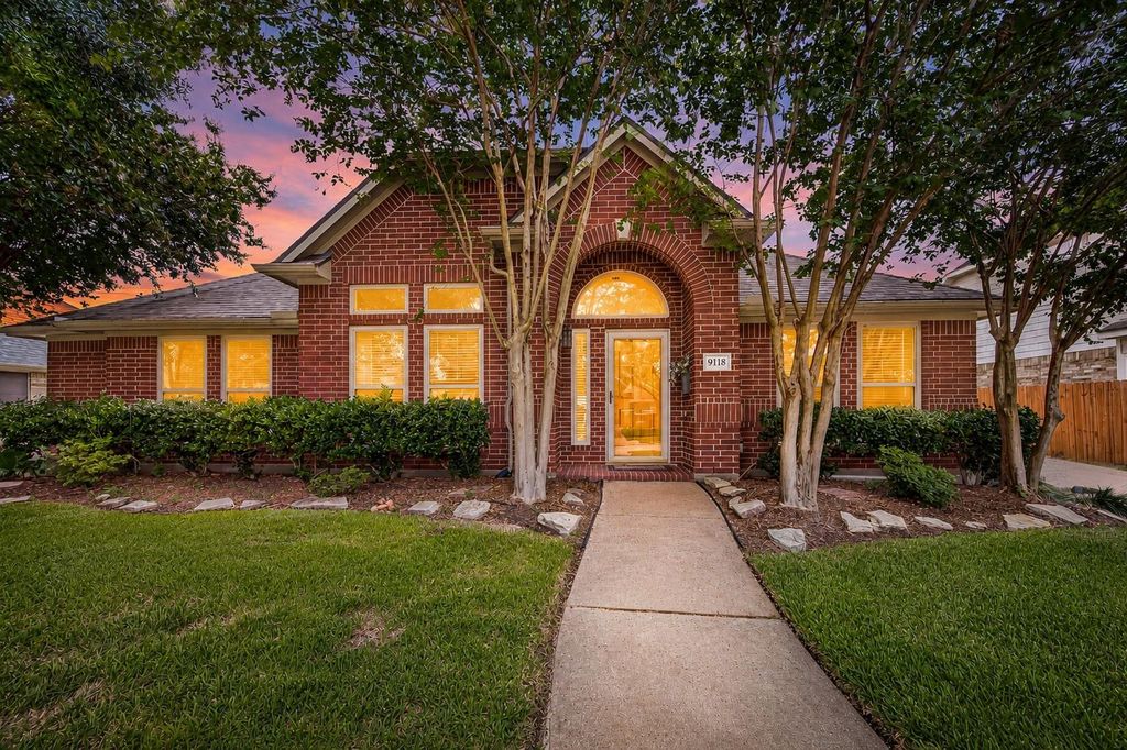 9118 Sunny Ridge Drive, Houston, TX 77095