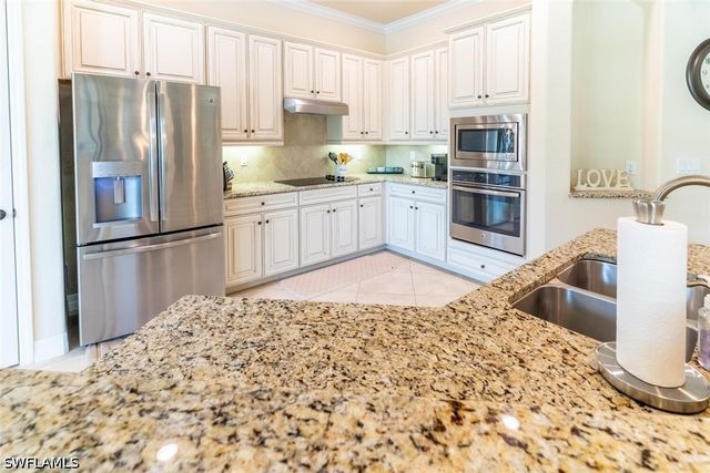 9372 Vercelli CT, Naples, FL 34113